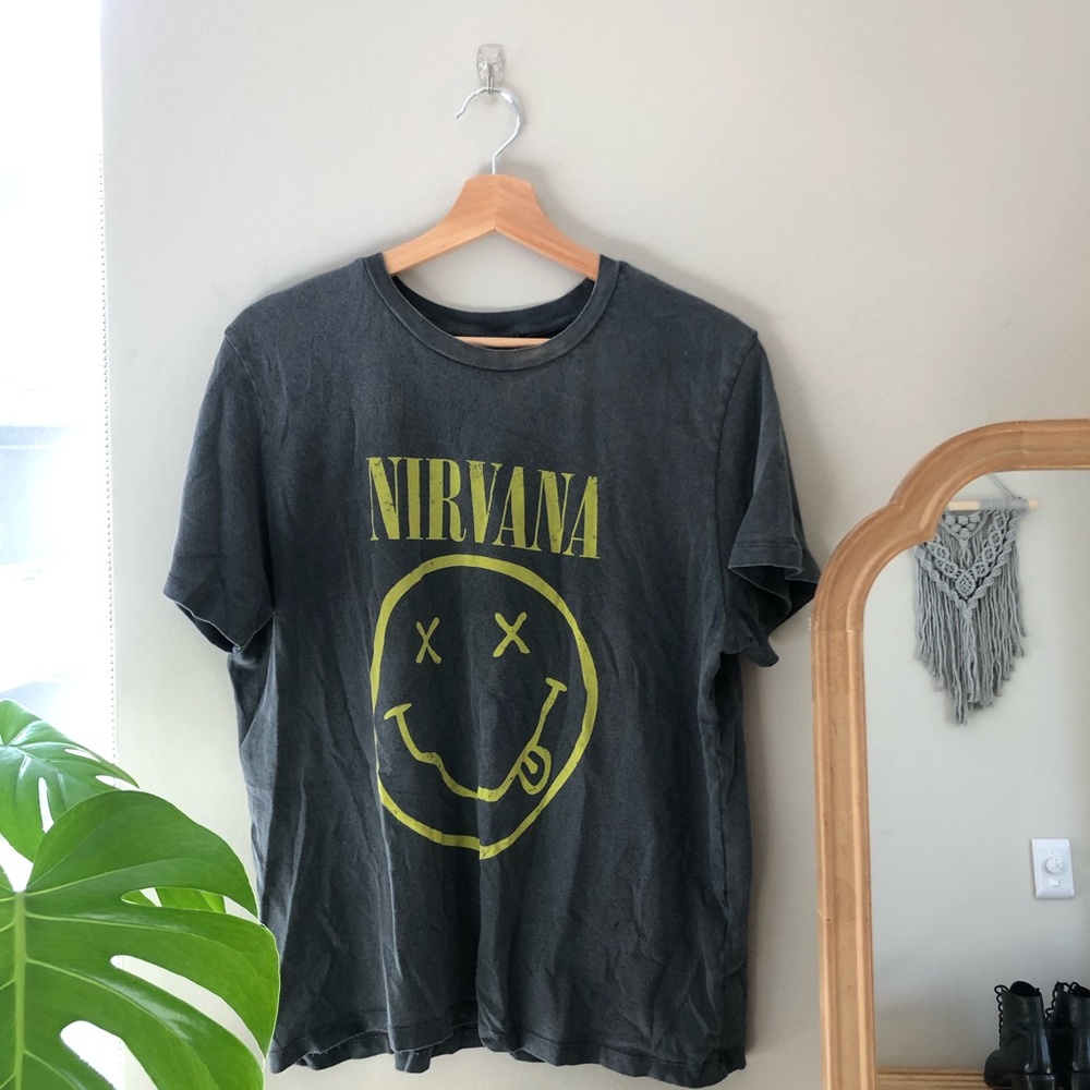 women’s nirvana graphic